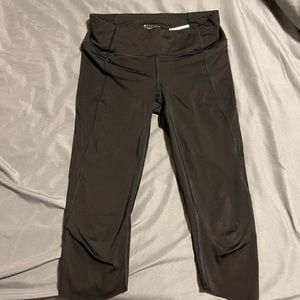Athleta XS Cropped Black Leggings